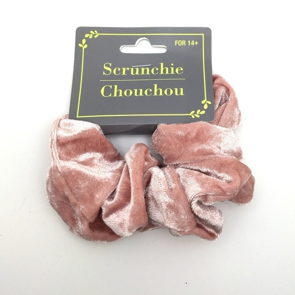 New Velvet Pearl Scrunchies Set of 2 - Picture 2 of 3